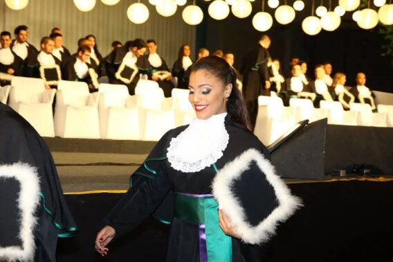 Susi Alves na formatura da PUCRS